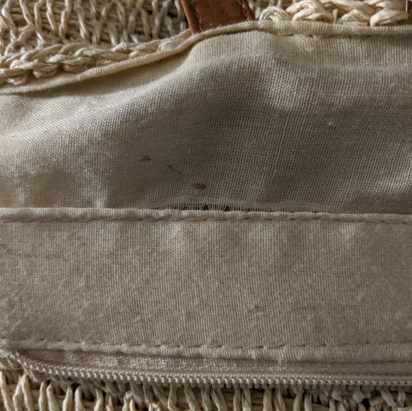 Boho Beachy Chic Woven Bag with Faux Leather Strap - Picture 4 of 4